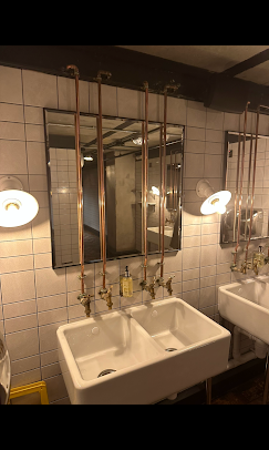 Commercial washroom pipework